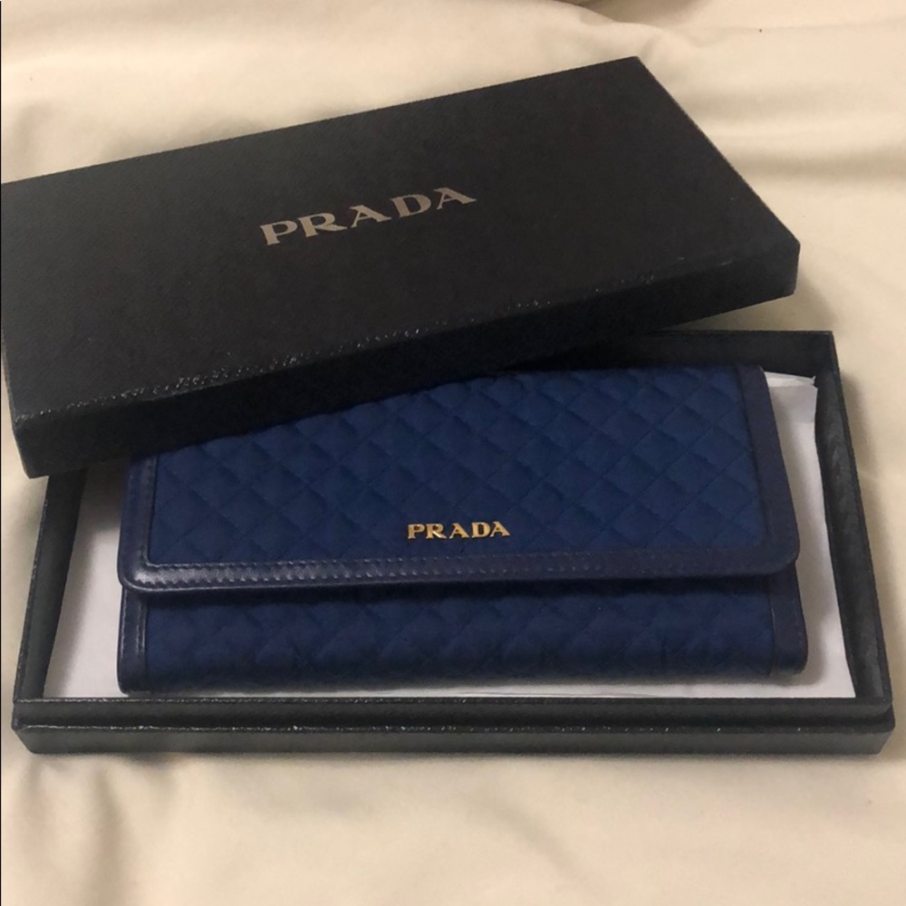 Prada wallet color in blue